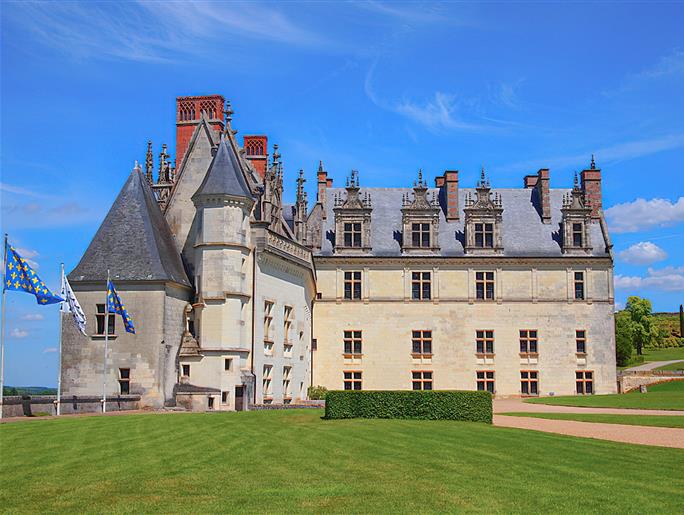 Château d'Amboise proche du Logis Hôtel 3 étoiles Restaurant La Brèche à Amboise proche des châteaux de la Loire au coeur de la Touraine - Indre et Loire